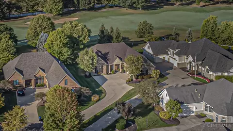 View/Area - 1384 Courtyard Pl, Centerville, OH 45458 photo 1 of 6