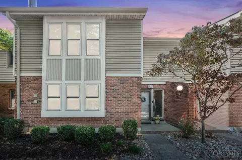 43 Oakwood Ct, Springdale, OH 45246