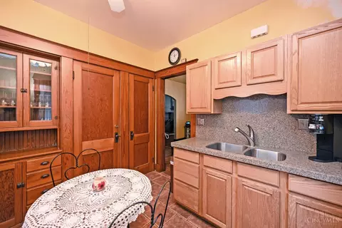 4553 Clearview Ave, Cincinnati, OH 45205 photo 13