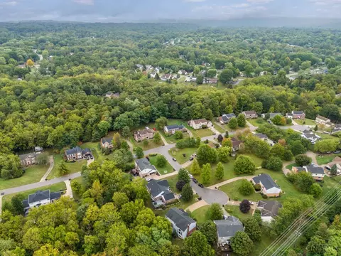 View/Area - 4723 Brookfield Ct, Cincinnati, OH 45244 photo 7 of 9
