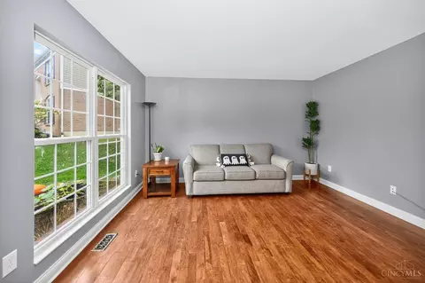 Living - 4723 Brookfield Ct, Cincinnati, OH 45244 photo 1 of 5