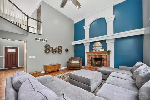 Living - 4723 Brookfield Ct, Cincinnati, OH 45244 photo 2 of 5