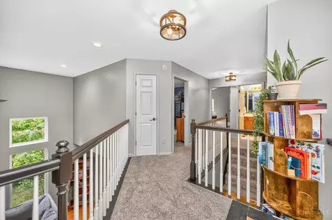 Entry Way - 4723 Brookfield Ct, Cincinnati, OH 45244 photo 5 of 6