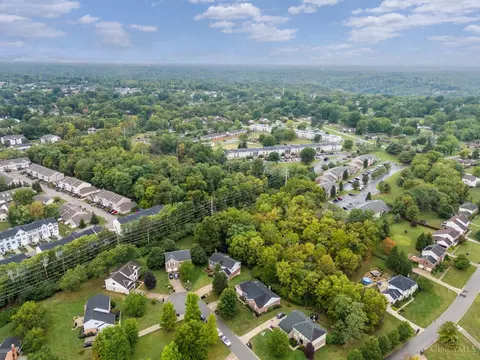 View/Area - 4723 Brookfield Ct, Cincinnati, OH 45244 photo 4 of 9
