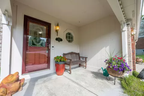 Exterior - 3076 Hoock Ct, Cincinnati, OH 45239 photo 4 of 15