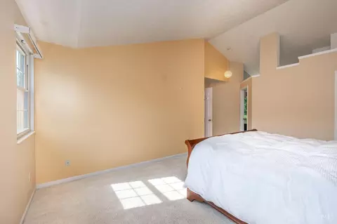 Bedroom - 3076 Hoock Ct, Cincinnati, OH 45239 photo 2 of 10