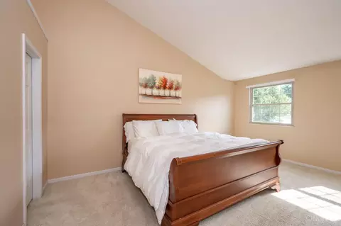 Bedroom - 3076 Hoock Ct, Cincinnati, OH 45239 photo 1 of 10