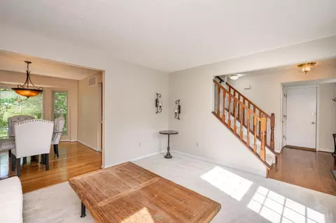 Living - 3076 Hoock Ct, Cincinnati, OH 45239 photo 3 of 6
