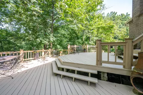 Exterior - 3076 Hoock Ct, Cincinnati, OH 45239 photo 9 of 15
