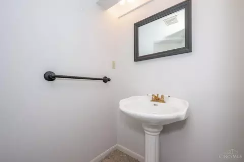 Bath - 3076 Hoock Ct, Cincinnati, OH 45239 photo 7 of 7