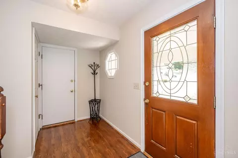 Entry Way - 3076 Hoock Ct, Cincinnati, OH 45239 photo 1 of 4