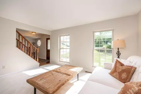 Living - 3076 Hoock Ct, Cincinnati, OH 45239 photo 2 of 6
