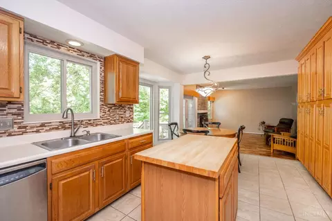 Kitchen - 3076 Hoock Ct, Cincinnati, OH 45239 photo 1 of 8