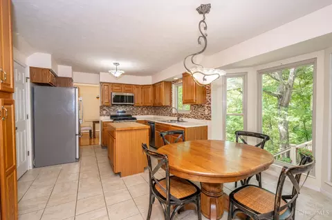 Kitchen - 3076 Hoock Ct, Cincinnati, OH 45239 photo 8 of 8
