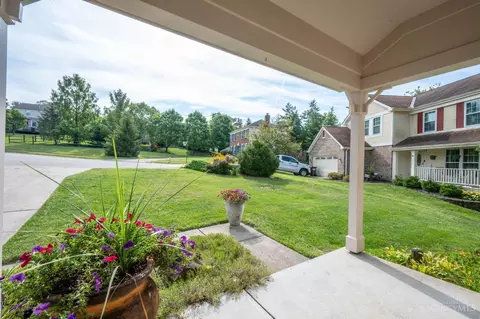 Exterior - 3076 Hoock Ct, Cincinnati, OH 45239 photo 5 of 15