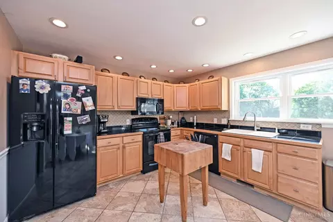 4417 Wiborg Dr, Cincinnati, OH 45244 photo 9