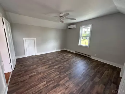 Bedroom - 9 Sugar St, Sinking Spring, OH 45172 photo 4 of 6