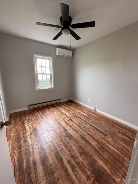 Bedroom - 9 Sugar St, Sinking Spring, OH 45172 photo 1 of 6