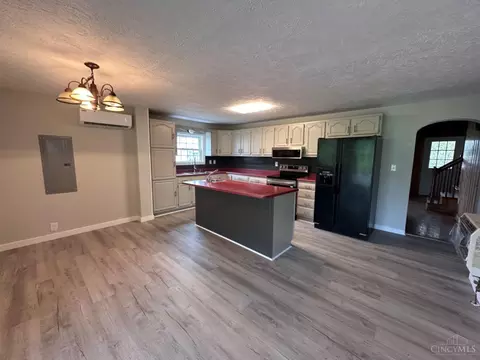 Kitchen - 9 Sugar St, Sinking Spring, OH 45172 photo 6 of 6