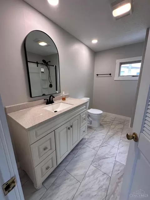 Bath - 9 Sugar St, Sinking Spring, OH 45172 photo 1 of 4
