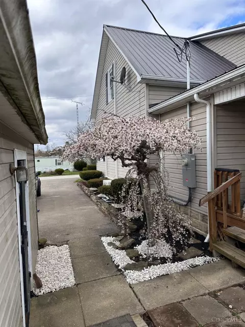 Exterior - 9 Sugar St, Sinking Spring, OH 45172 photo 3 of 5