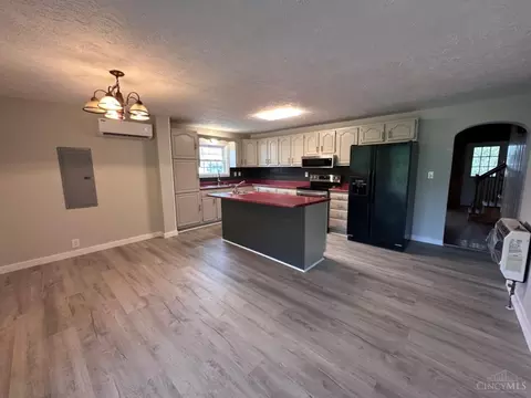 Kitchen - 9 Sugar St, Sinking Spring, OH 45172 photo 2 of 6