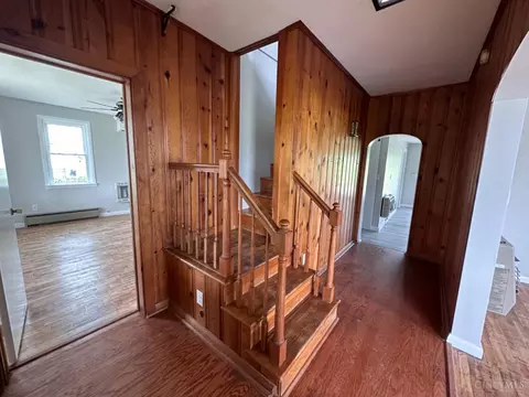Entry Way - 9 Sugar St, Sinking Spring, OH 45172 photo 2 of 6