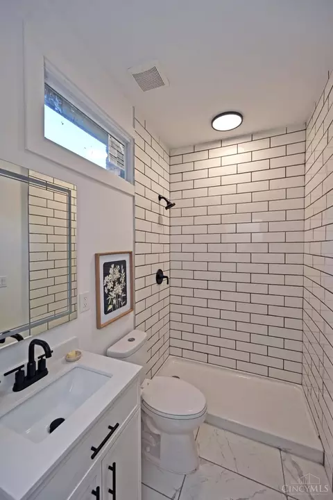 Bath - 1120 Carson Ave, Cincinnati, OH 45205 photo 1 of 5