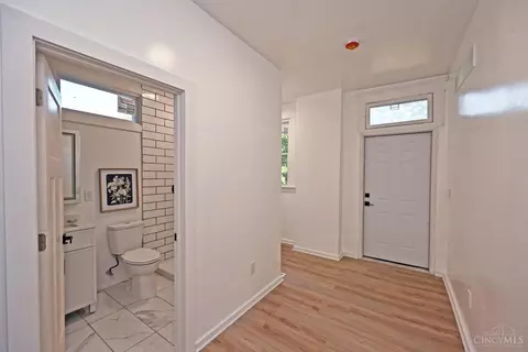 Entry Way - 1120 Carson Ave, Cincinnati, OH 45205 photo 2 of 2