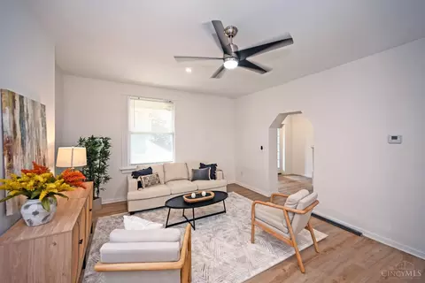 Living - 1120 Carson Ave, Cincinnati, OH 45205 photo 4 of 4