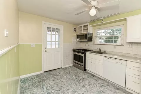 Kitchen - 1842 Centerridge Ave, Cincinnati, OH 45231 photo 2 of 2