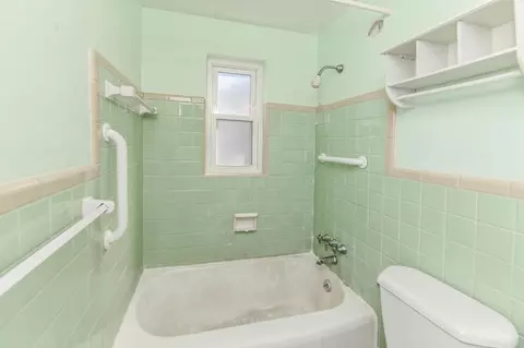 Bath - 1842 Centerridge Ave, Cincinnati, OH 45231 photo 2 of 2