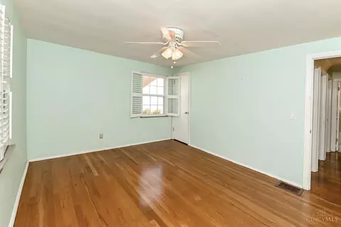 Bedroom - 1842 Centerridge Ave, Cincinnati, OH 45231 photo 2 of 7