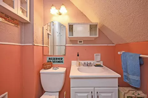 Bath - 6770 River Rd, Cincinnati, OH 45233 photo 1 of 1