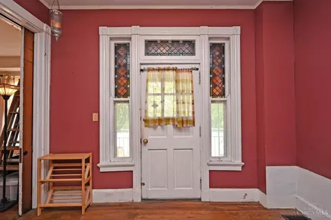 Entry Way - 6770 River Rd, Cincinnati, OH 45233 photo 1 of 3