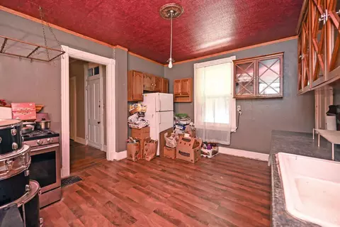 Kitchen - 6770 River Rd, Cincinnati, OH 45233 photo 3 of 4