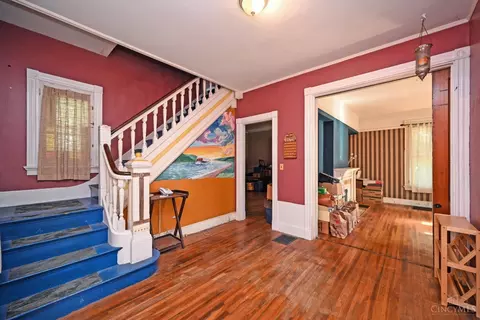 Entry Way - 6770 River Rd, Cincinnati, OH 45233 photo 2 of 3
