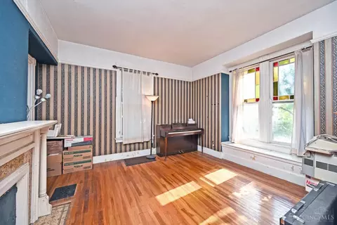 Living - 6770 River Rd, Cincinnati, OH 45233 photo 1 of 3