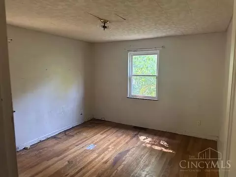 Bedroom - 2249 Bremont Ave, Golf Manor, OH 45237 photo 1 of 3