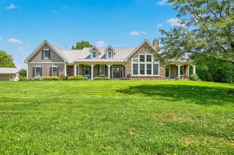8810 Schlottman Rd, Hamilton Township, OH 45039