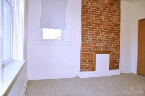 Bedroom - 502 Riddle Rd, Cincinnati, OH 45220 photo 14 of 17