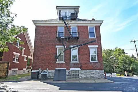Exterior - 502 Riddle Rd, Cincinnati, OH 45220 photo 5 of 6