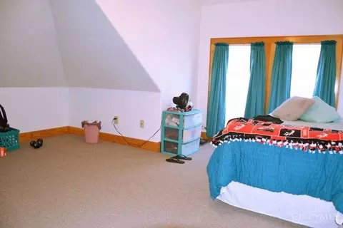 Bedroom - 502 Riddle Rd, Cincinnati, OH 45220 photo 17 of 17