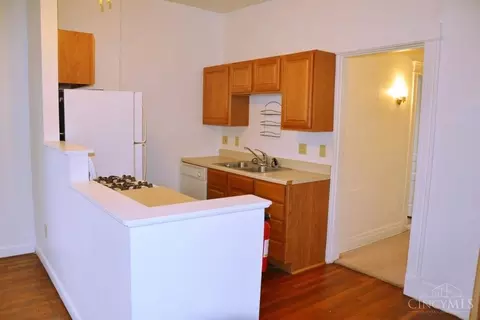 Kitchen - 502 Riddle Rd, Cincinnati, OH 45220 photo 1 of 7