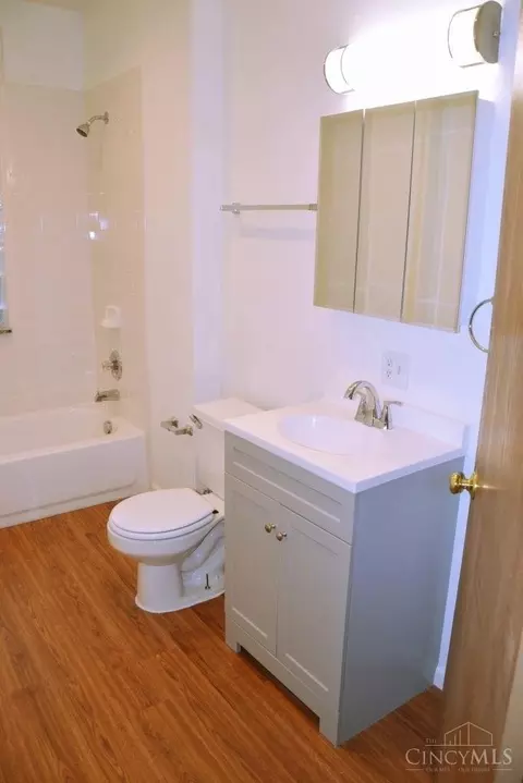305 Warner St, Cincinnati, OH 45219 photo 9