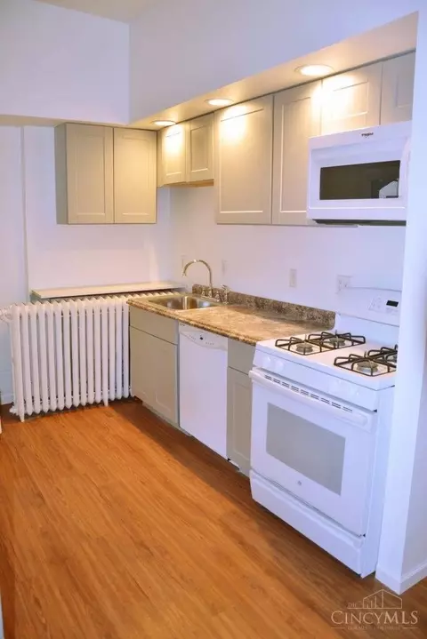 305 Warner St, Cincinnati, OH 45219 photo 11