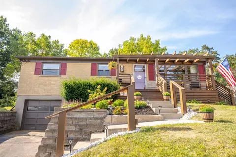 5701 Kroegermount Dr, Cincinnati, OH 45239