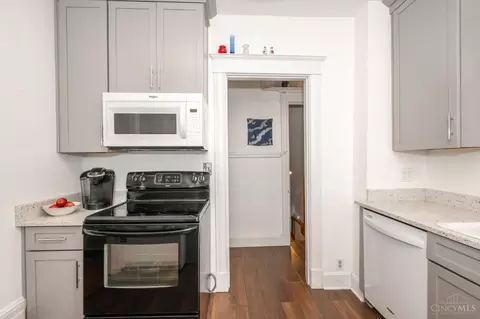 Kitchen - 3476 Morrison Pl, Cincinnati, OH 45220 photo 3 of 4