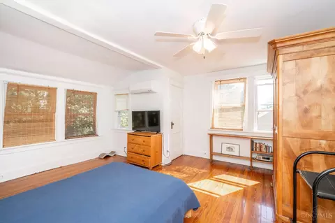 Bedroom - 3476 Morrison Pl, Cincinnati, OH 45220 photo 1 of 12