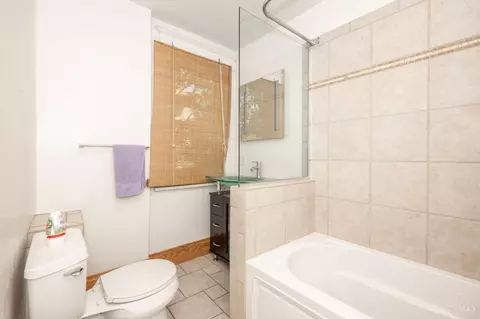 Bath - 3476 Morrison Pl, Cincinnati, OH 45220 photo 1 of 2